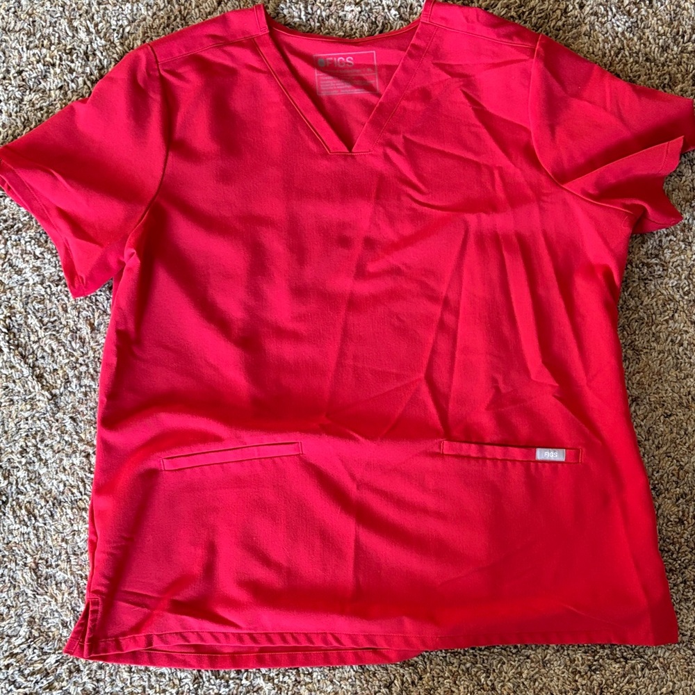 Figs Women's Short Sleeve V-Neck Top in Red